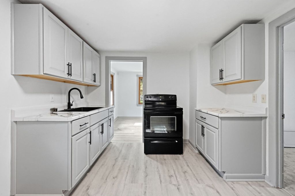 85 Silas St, Springfield, MA 01109