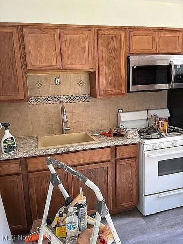 1901 Aberdeen Road, Madison, OH 44057