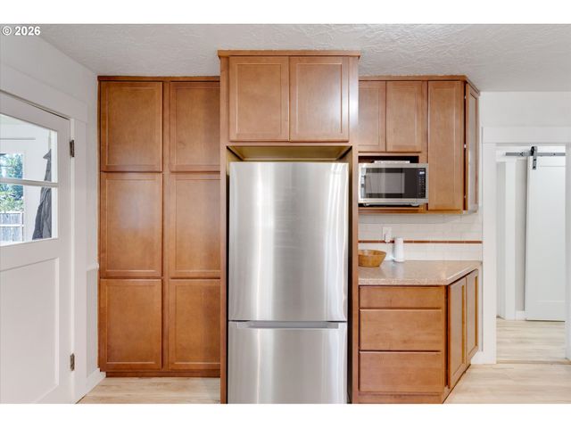 807 S PEARL St, Centralia, WA 98531