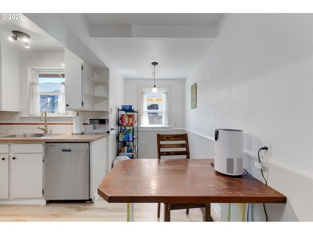807 S PEARL St, Centralia, WA 98531