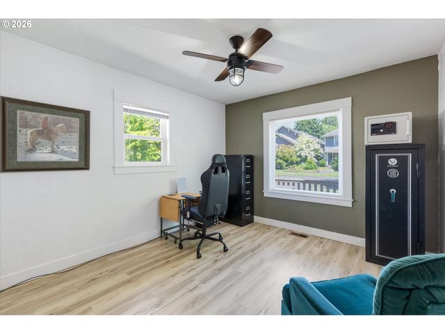 807 S PEARL St, Centralia, WA 98531