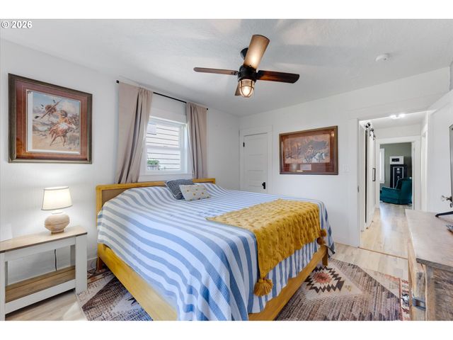 807 S PEARL St, Centralia, WA 98531