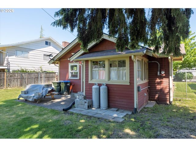 807 S PEARL St, Centralia, WA 98531