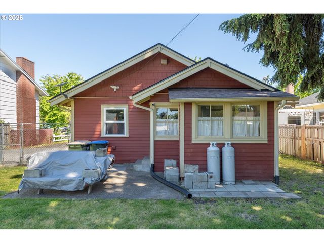 807 S PEARL St, Centralia, WA 98531