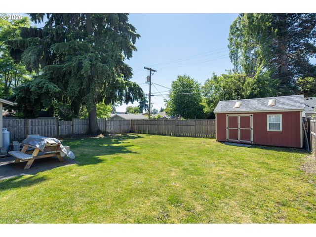 807 S PEARL St, Centralia, WA 98531