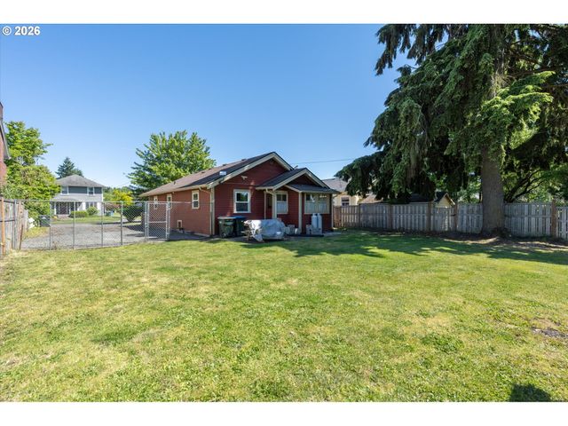 807 S PEARL St, Centralia, WA 98531