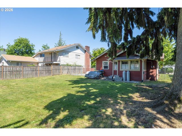 807 S PEARL St, Centralia, WA 98531