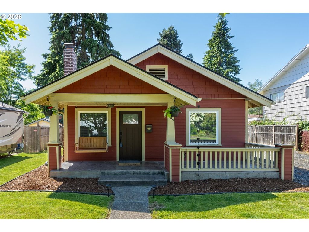 807 S PEARL St, Centralia, WA 98531