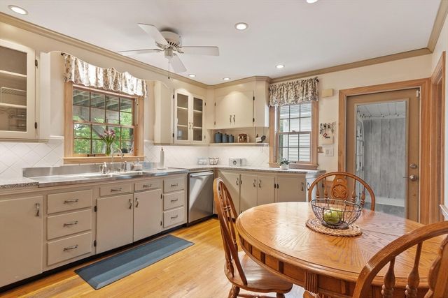 289 Sterling Rd, Lancaster, MA 01523