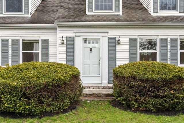 289 Sterling Rd, Lancaster, MA 01523