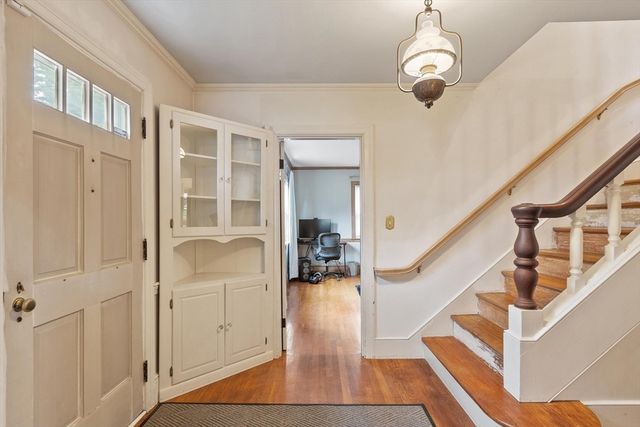 289 Sterling Rd, Lancaster, MA 01523