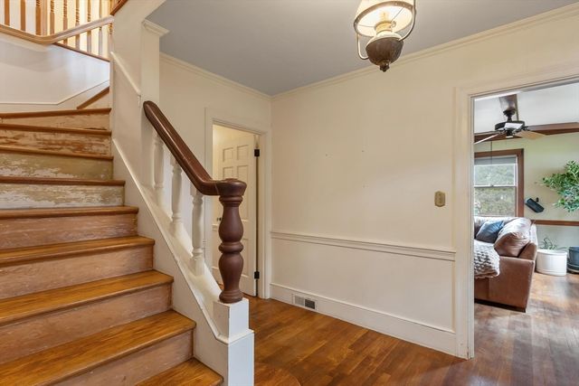 289 Sterling Rd, Lancaster, MA 01523