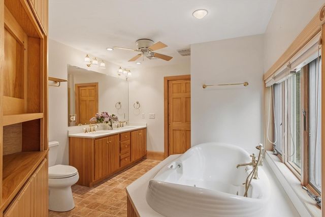 289 Sterling Rd, Lancaster, MA 01523