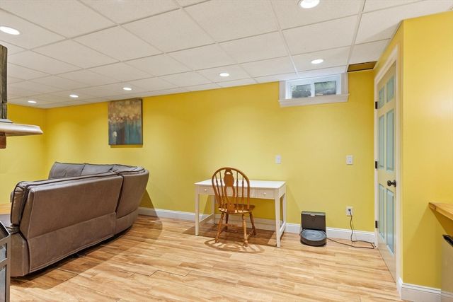 289 Sterling Rd, Lancaster, MA 01523