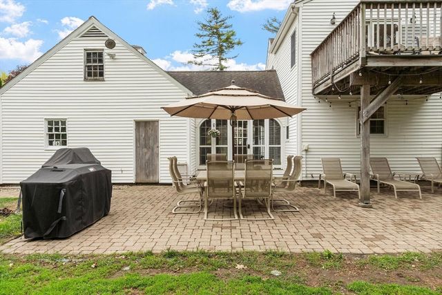 289 Sterling Rd, Lancaster, MA 01523