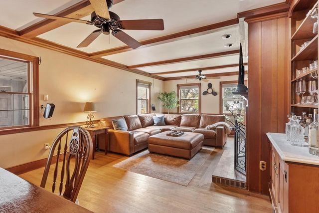 289 Sterling Rd, Lancaster, MA 01523