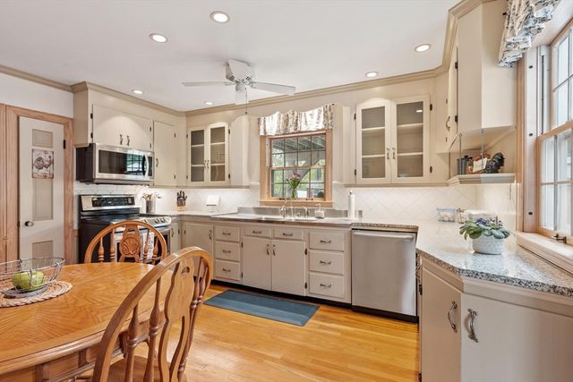 289 Sterling Rd, Lancaster, MA 01523