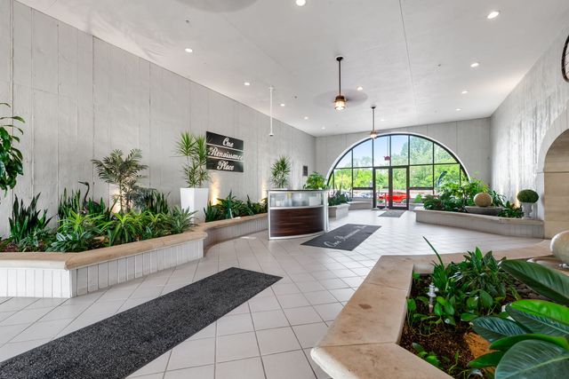 1 Renaissance Place 8GF, Palatine, IL 60067