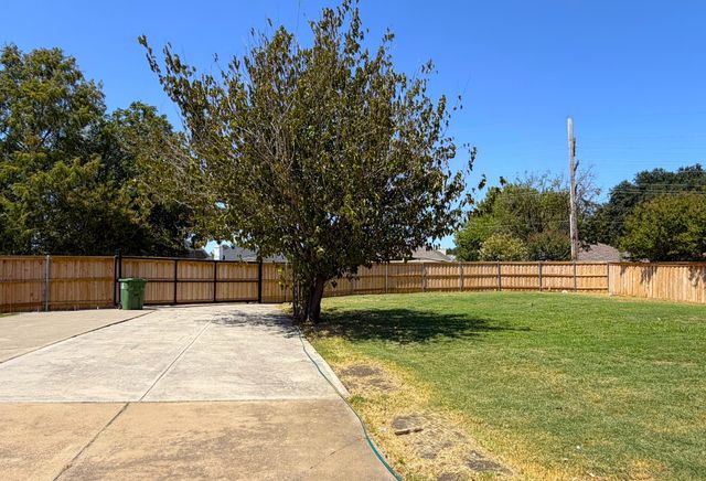 1621 Winter Park Lane, Lewisville, TX 75077