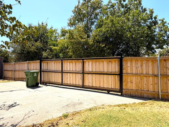 1621 Winter Park Lane, Lewisville, TX 75077