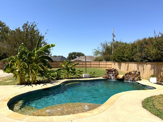 1621 Winter Park Lane, Lewisville, TX 75077