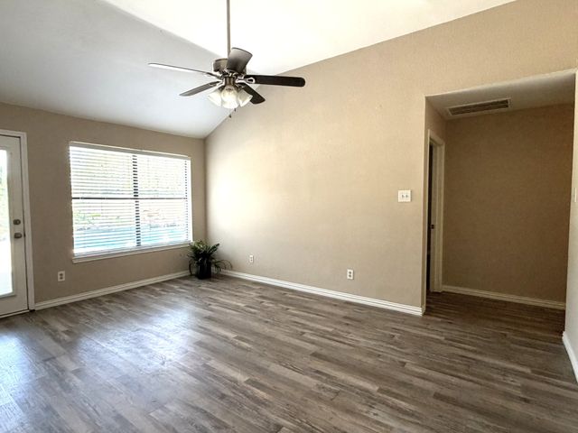 1621 Winter Park Lane, Lewisville, TX 75077
