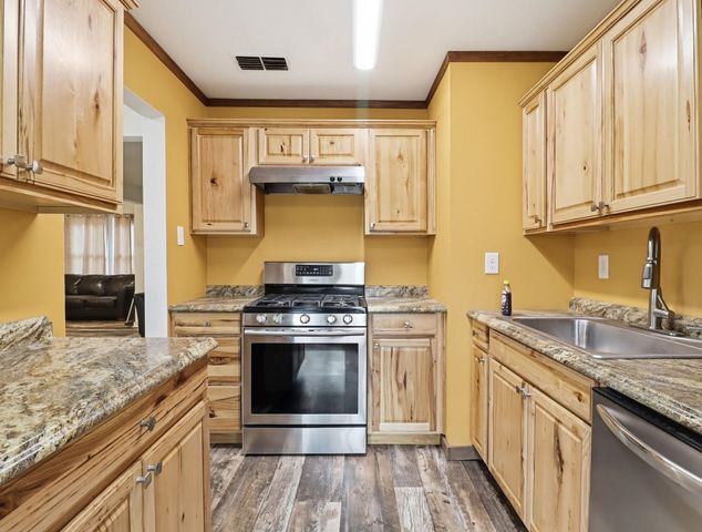 124 FAIRVIEW, Marshall, TX 75672