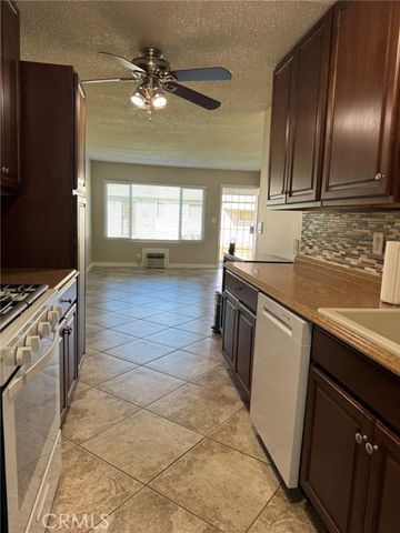 150 E Lakeshore Drive 14, Lake Elsinore, CA 92530