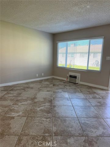 150 E Lakeshore Drive 14, Lake Elsinore, CA 92530