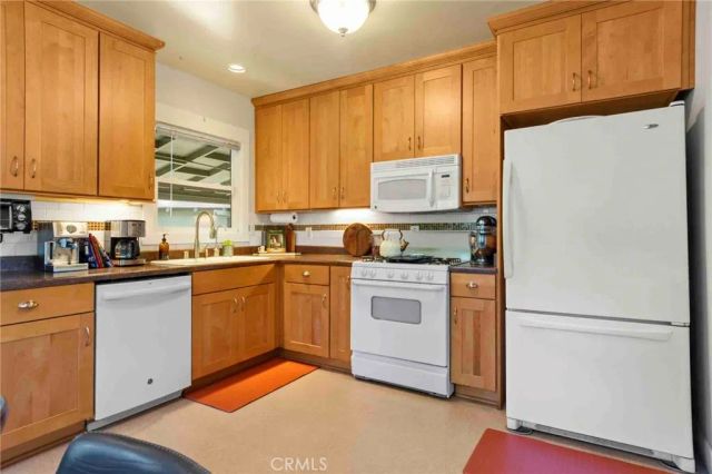 5766 Grand Avenue, Riverside, CA 92504