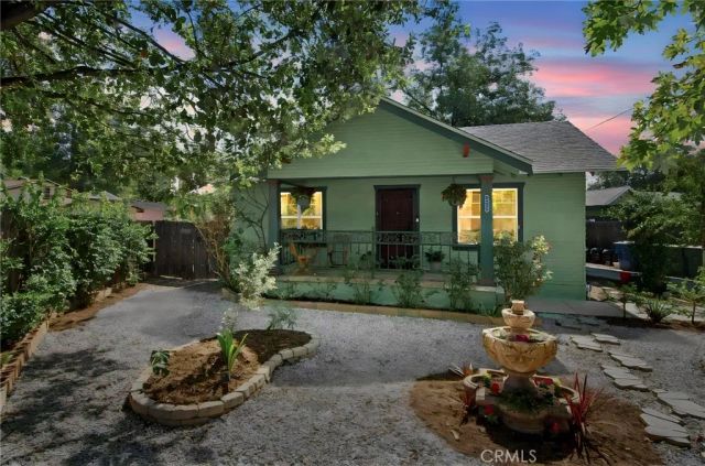 5766 Grand Avenue, Riverside, CA 92504