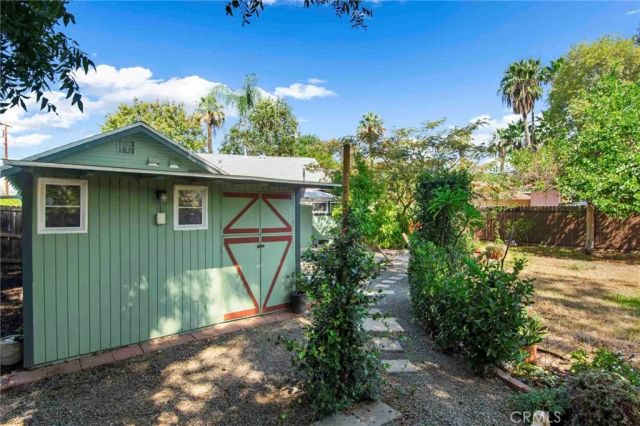 5766 Grand Avenue, Riverside, CA 92504