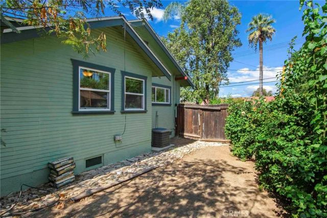 5766 Grand Avenue, Riverside, CA 92504
