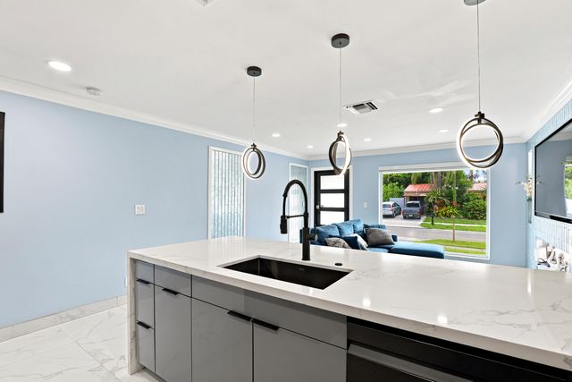 2331 SW 50TH Terrace, Fort Lauderdale, FL 33317