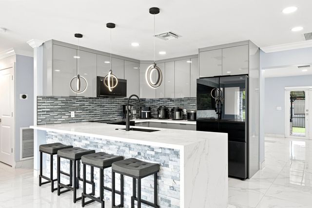 2331 SW 50TH Terrace, Fort Lauderdale, FL 33317