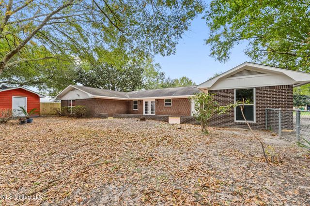 6104 Gruich Circle, Ocean Springs, MS 39564