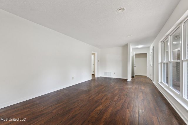 6104 Gruich Circle, Ocean Springs, MS 39564