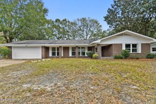 6104 Gruich Circle, Ocean Springs, MS 39564