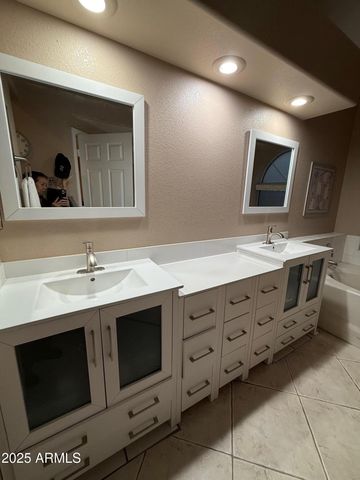 10910 W LAURELWOOD Lane, Avondale, AZ 85392