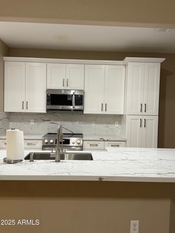 10910 W LAURELWOOD Lane, Avondale, AZ 85392