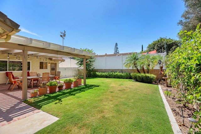 656 Dewane Dr, El Cajon, CA 92020