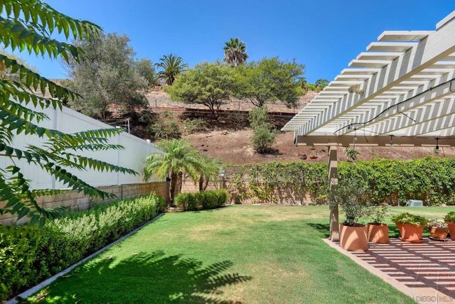 656 Dewane Dr, El Cajon, CA 92020