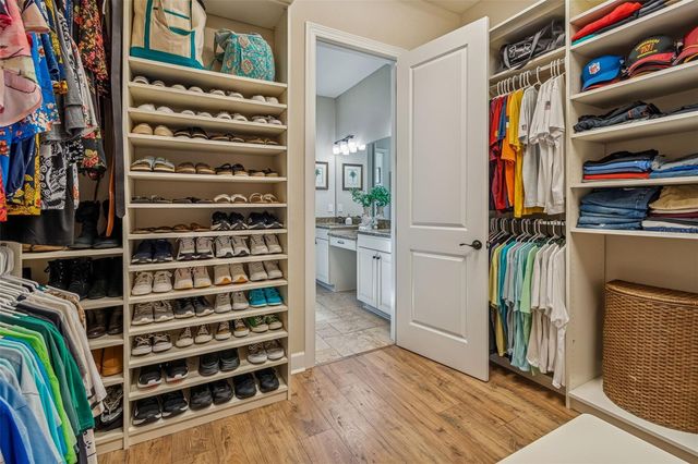 8551 GRAND ALBERATO ROAD, Tampa, FL 33647