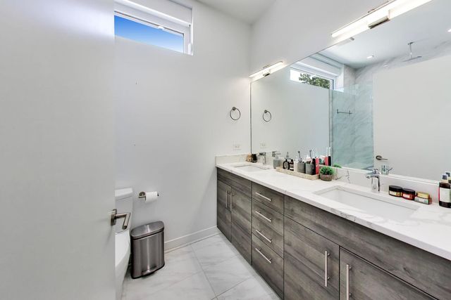 2025 W CRYSTAL Street 3, Chicago, IL 60622