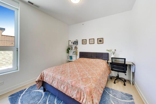 2025 W CRYSTAL Street 3, Chicago, IL 60622