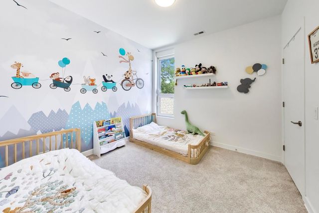 2025 W CRYSTAL Street 3, Chicago, IL 60622