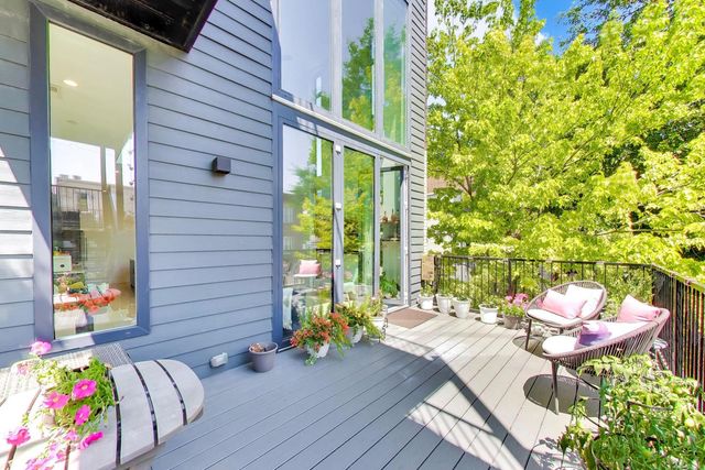 2025 W CRYSTAL Street 3, Chicago, IL 60622