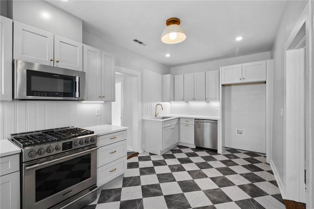 615 N 3rd Street, Rogers, AR 72756