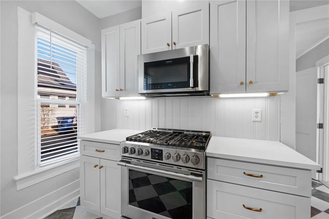 615 N 3rd Street, Rogers, AR 72756