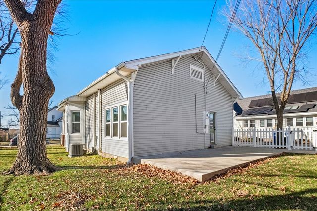 615 N 3rd Street, Rogers, AR 72756